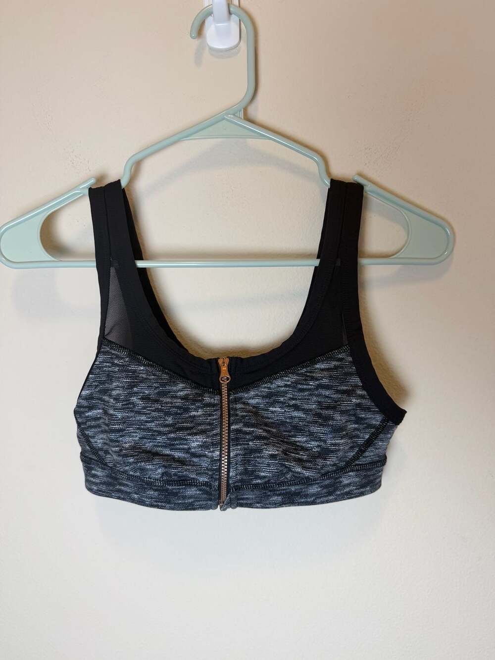 Lululemon Sports Bra Size 4 Black Gray Zip Front